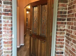 109 S Creek Dr, Bellville, TX 77418