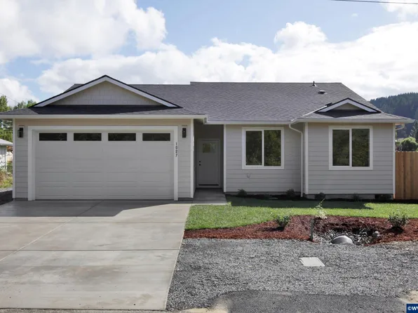 1027 42nd Ave, Sweet Home, OR 97386
