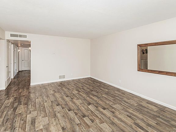 2nd image of 2014 N Kensington Way