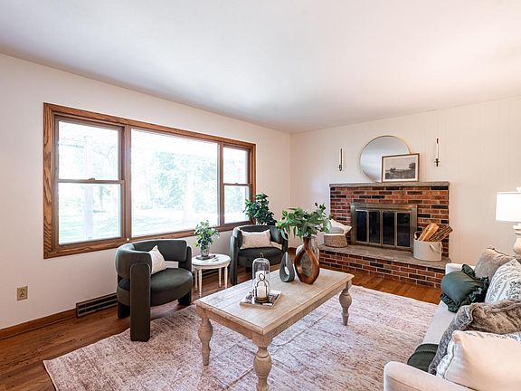 3rd image of 9410 S 15th AVENUE