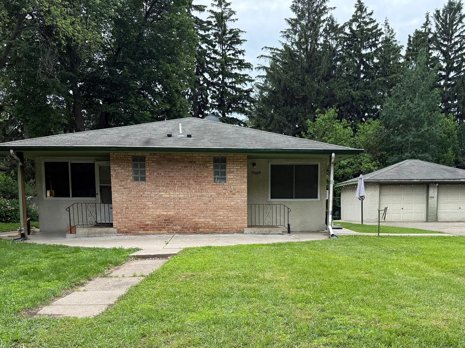 3 bed, 1830 sqft, $1,950 — Photo 1