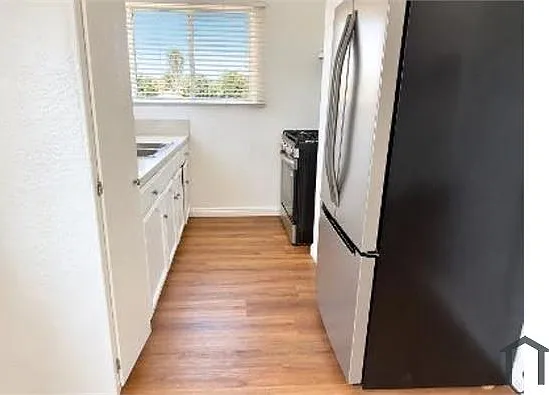 2 bed, 900 sqft, $2,500 — Photo 4