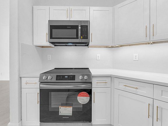 5th image of 896 Pipers Cay Drive #143