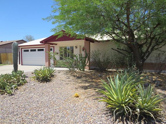 2nd image of 3458 E Paradise Dr