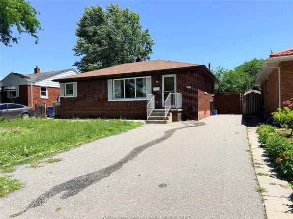 3825 Poplar Ave, Windsor, ON N9C 2E2
