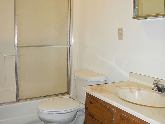 5th image of 505 N Hickory St APT 8
