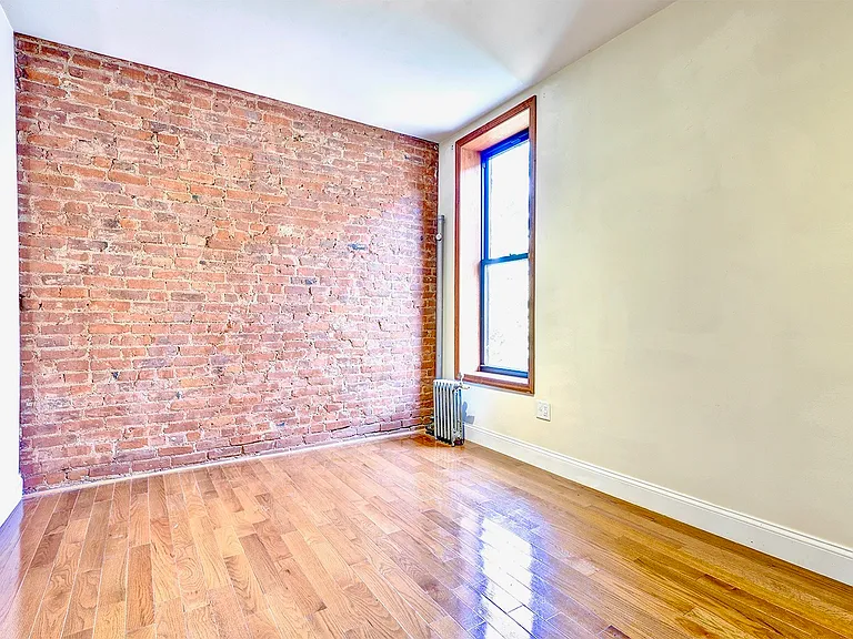 160 Sherman Ave #45 — Photo 2