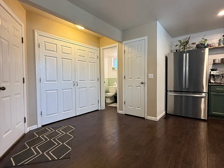 1567 Chesham Cir — Photo 14