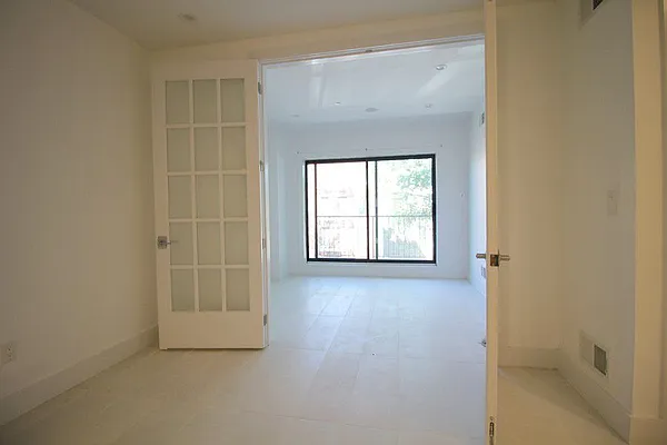 Rented by Elite NY Holdings | media 23