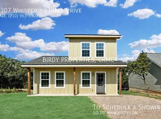 1307 Whispering Hills Dr, Canyon Lake, TX 78133