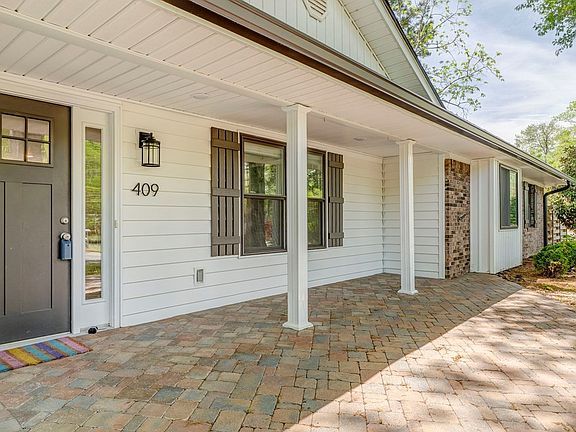 4th image of 409 Esther Dr