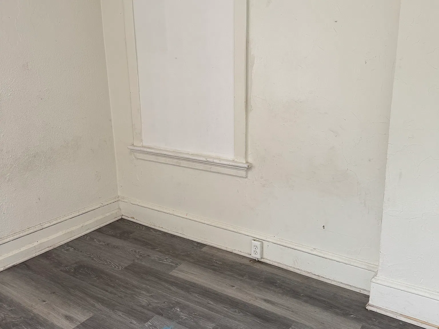384 S Franklin St — Photo 3