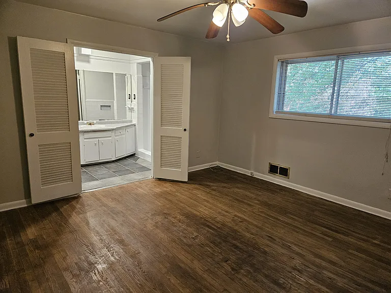 3543 Cloudland Dr — Photo 10