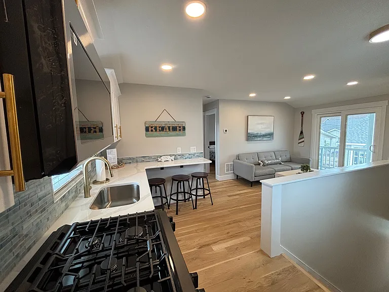 1706 B St — Photo 11