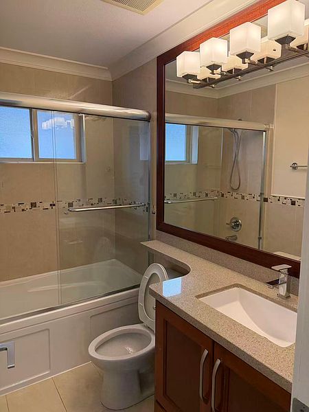 Burnaby House for rent - 4 Bedrooms — photo 8