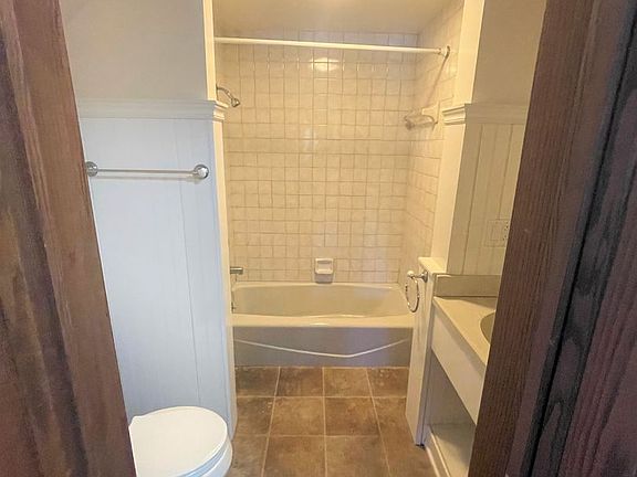 4th image of 1308 Geddes Ave APT 1