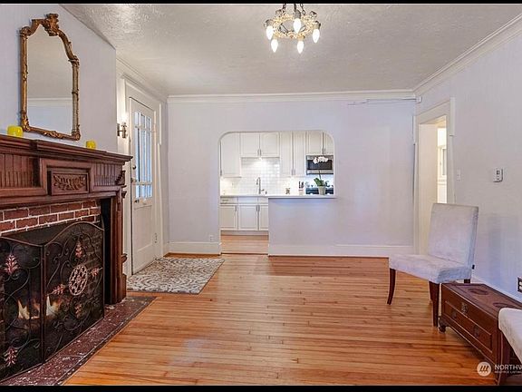 3rd image of 214 13th Ave E APT B