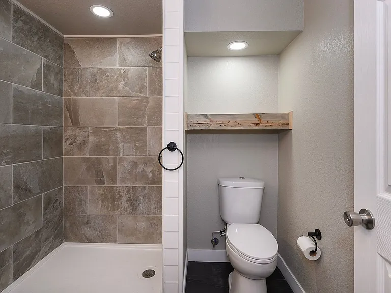 804 N 16th St — Photo 2