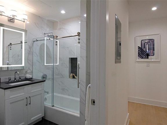 5th image of 145 Huntington St #1