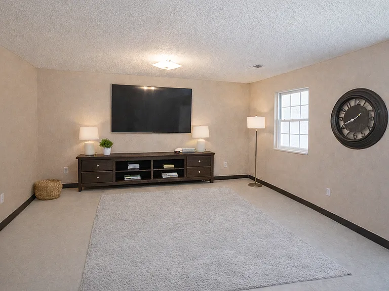 1167 Bradley St — Photo 2