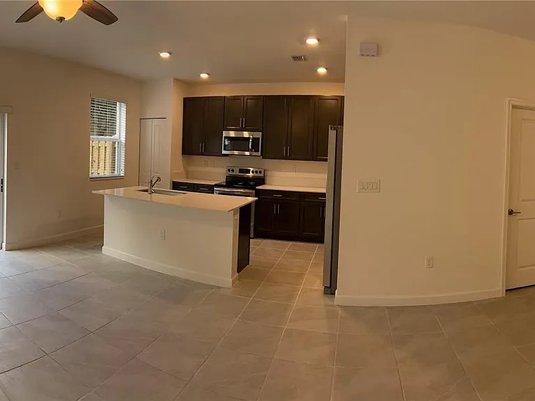 1120 SE 26th Ter #1120 — Photo 11