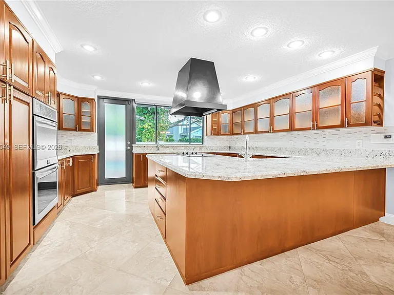 1067 SW 92nd Ave — Photo 11