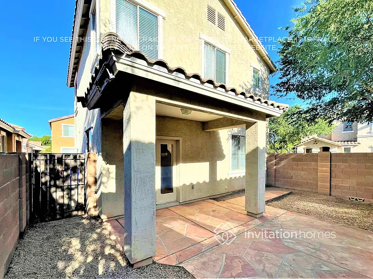 864 E Devon Rd — Photo 15