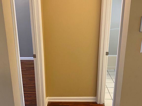 3rd image of 1201 Laurel Ave APT 305