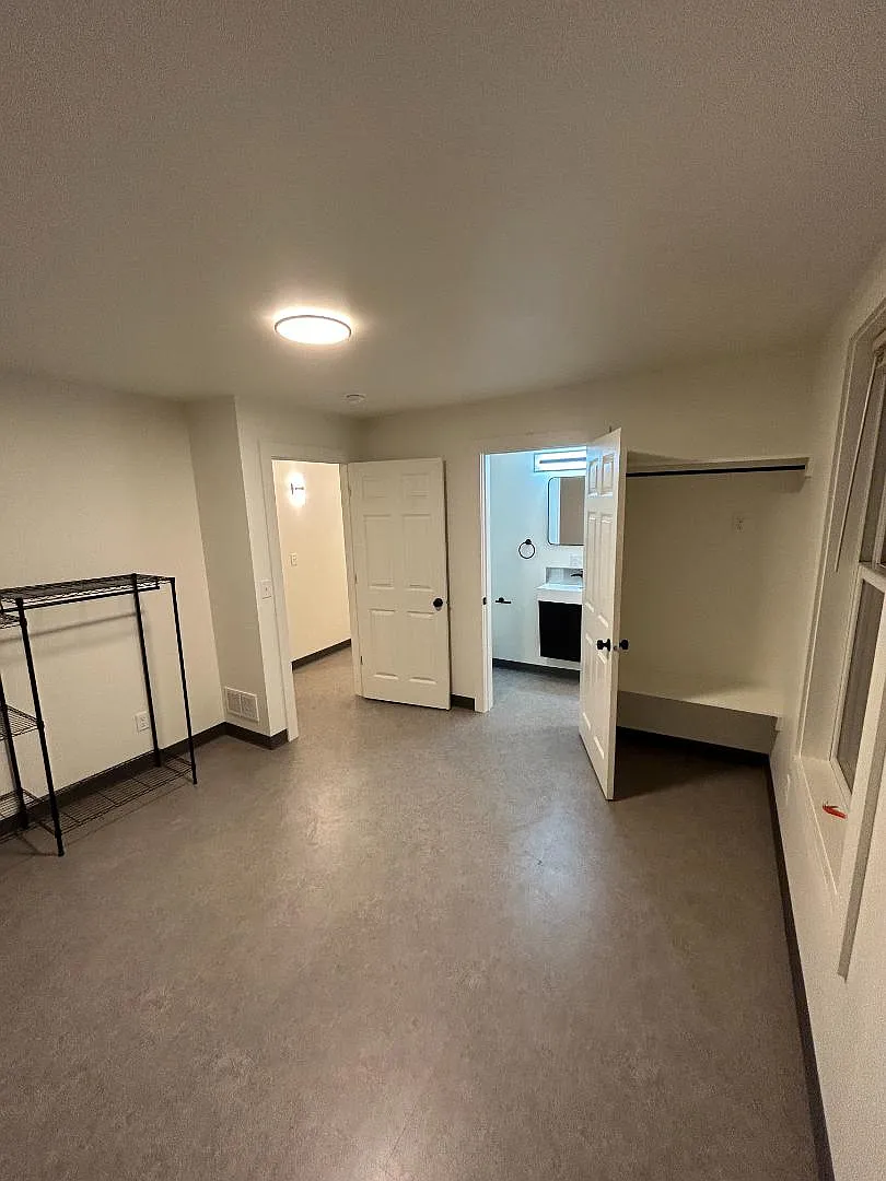 Unit Photo - 514 Quincy St #1