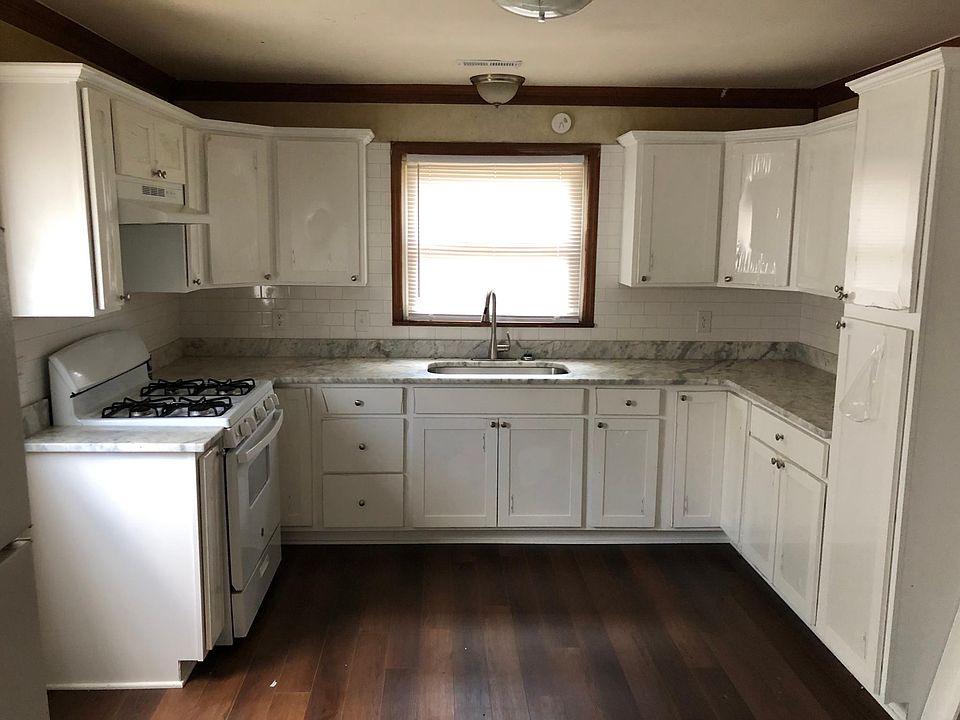 1st image of 2121 Thornlee Dr
