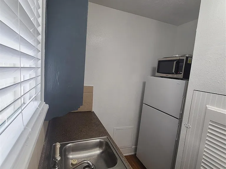 4414 Woodside St #8 — Photo 9