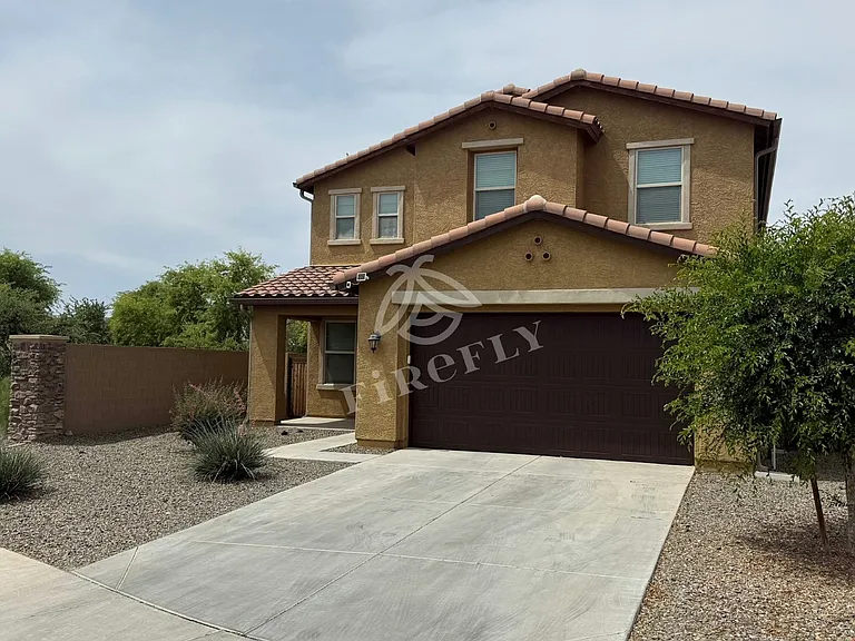 6802 N 86th Ln — Photo 3