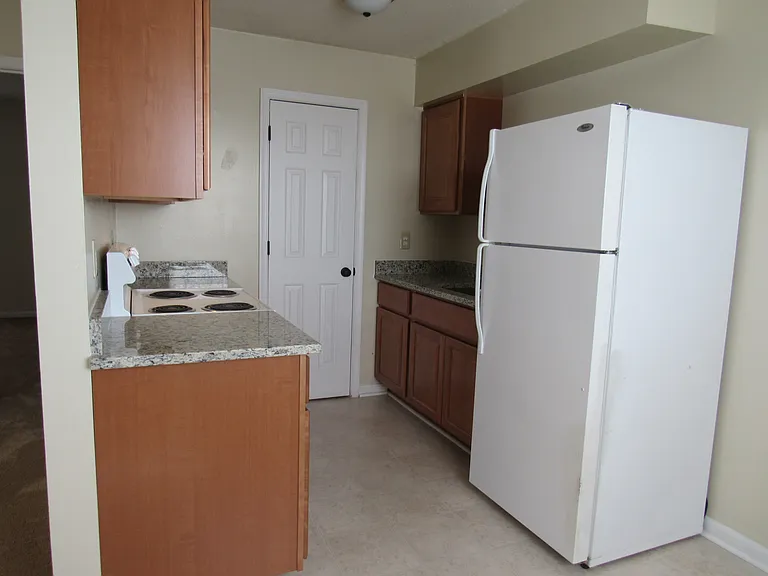 1418 Sunshine Dr — Photo 10