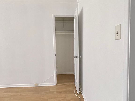 3rd image of 228 S Sycamore Ave #5
