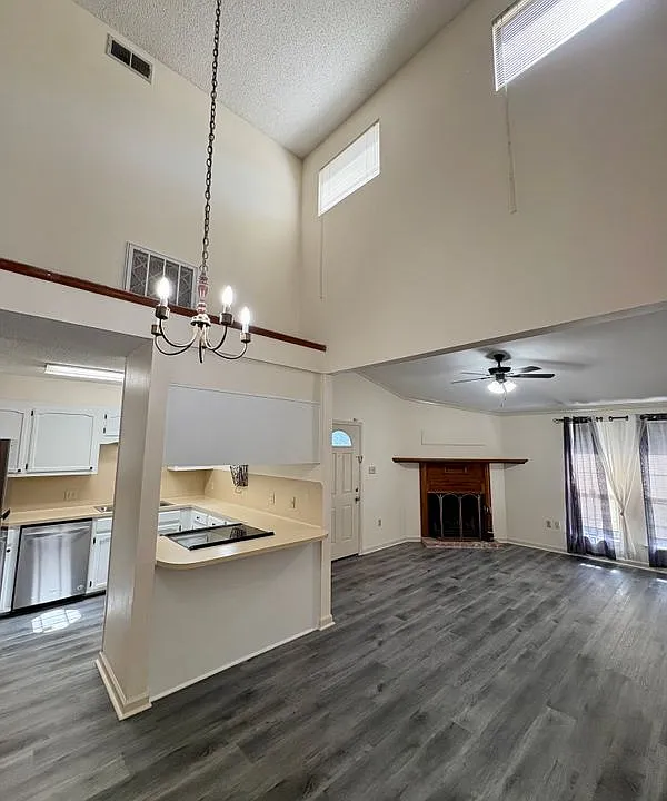 5490 Sleepy Hollow Dr