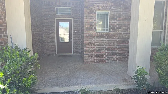 4 bed, 2.5 bath, 2597 sqft, $2,380 — Photo 2