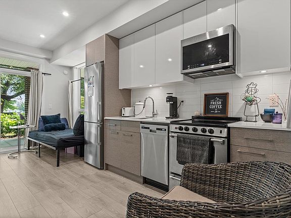 5th image of 45500 Market Way #112