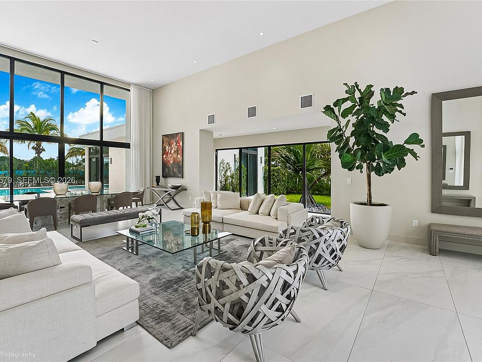 1st image of 16629 Botaniko Dr