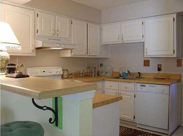 2nd image of 970 Sutton Ct