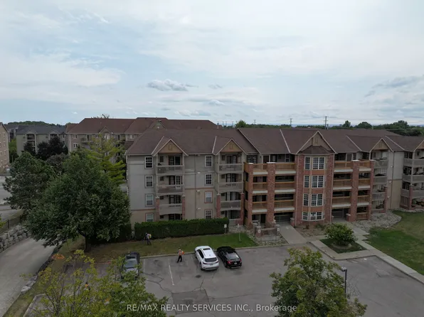 4005 Kilmer Dr #412, Burlington, ON L7M 4M2