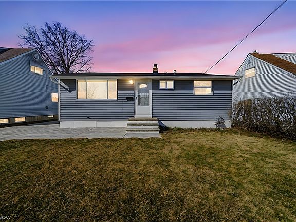 3rd image of 6330 Ledgebrook Dr