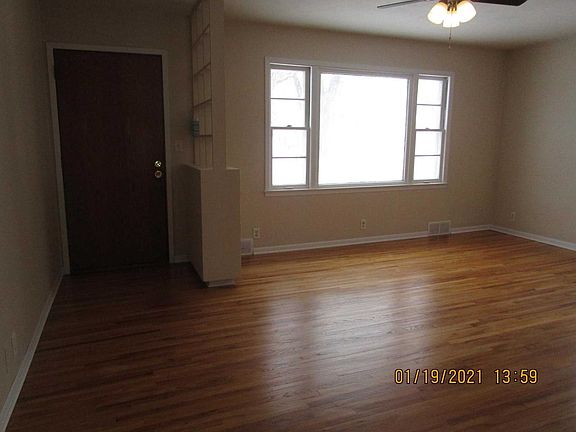 3rd image of 410 Sylvan St