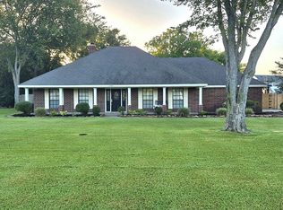 13303 Bay Place Dr, Beach City, TX 77523