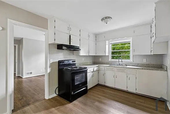 2616 Wood Dr NE — Photo 8