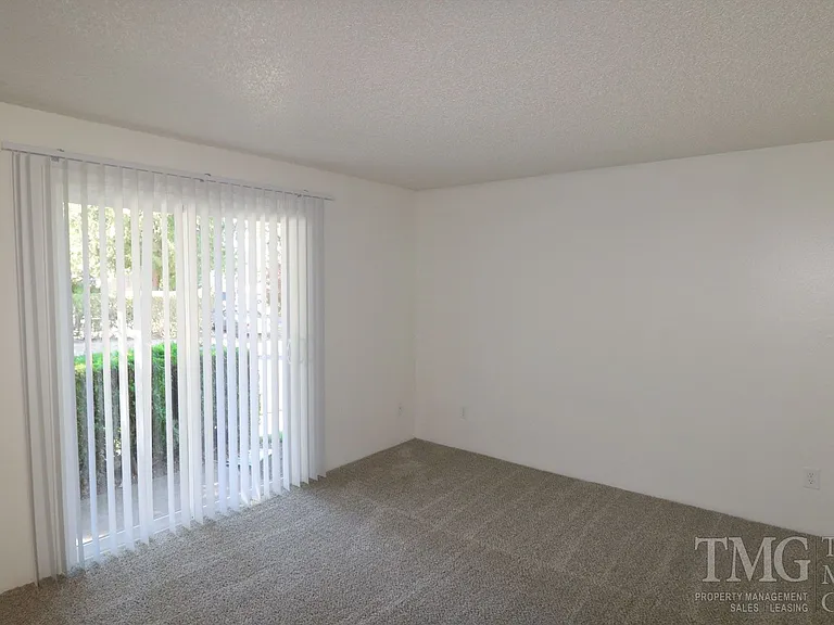 St. John's Park Apartments — Photo 11
