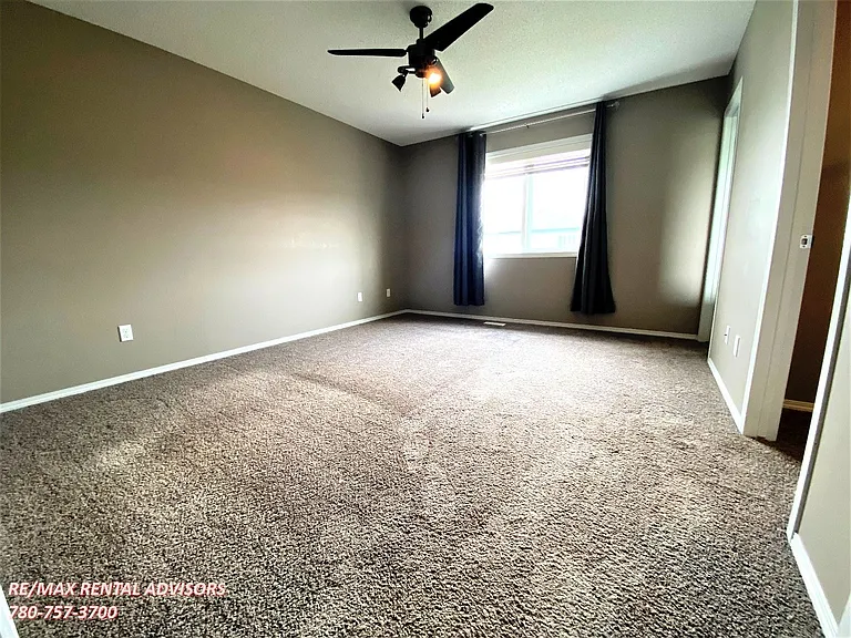 2531 Cole Cres SW — Photo 7