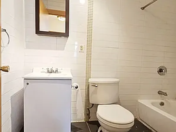 1140 Saint Johns Place image 10 of 10