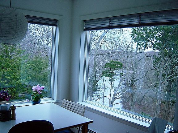 breakfastnook, lake view