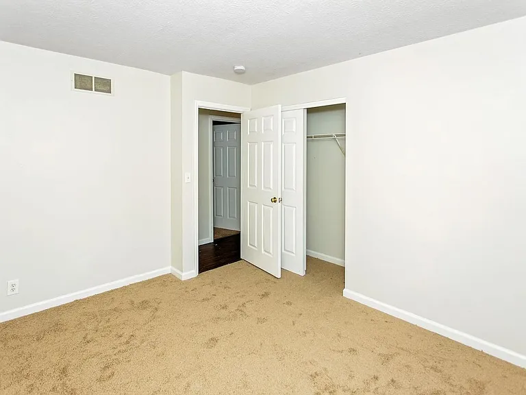 5695 Victoryview Ln — Photo 15