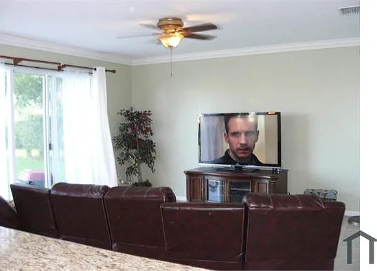 5 bed, 2601 sqft, $5,000 — Photo 4